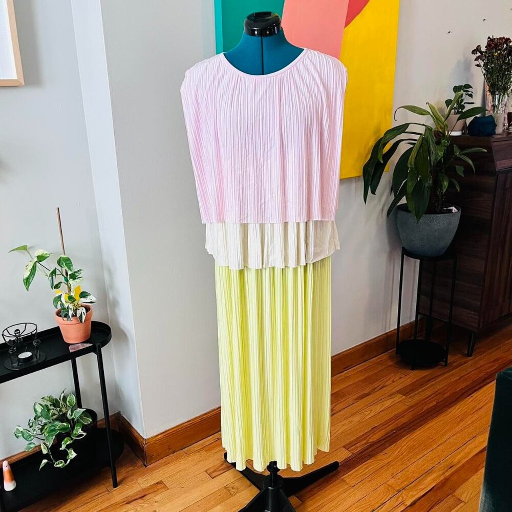HOLIDAY SALE 50% OFF! // BOSS Emanis Colorblock Pleated Dres